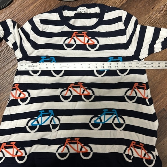 Crown & Ivy sweater with bicycles - Picture 10 of 10